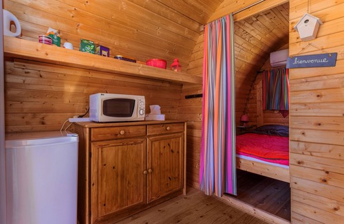 Saint-Andre Cabin | “Pink Pod” Cabin in Saint-André