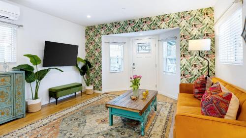 Hollywood Hotel | Pink Revival by AvantStay