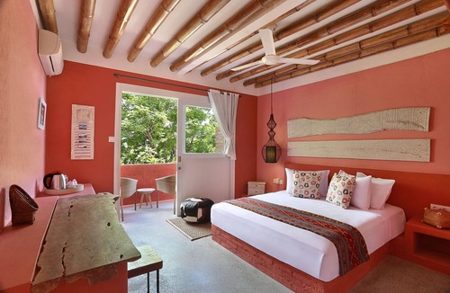 Gili Trawangan Hotel | PinkCoco Gili Trawangan - Constant Surprises- for Cool Adults Only
