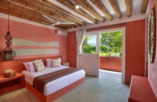 Gili Trawangan Hotel | PinkCoco Gili Trawangan - Constant Surprises- for Cool Adults Only