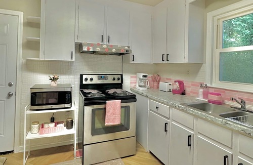 Paw Creek House | Pinky House