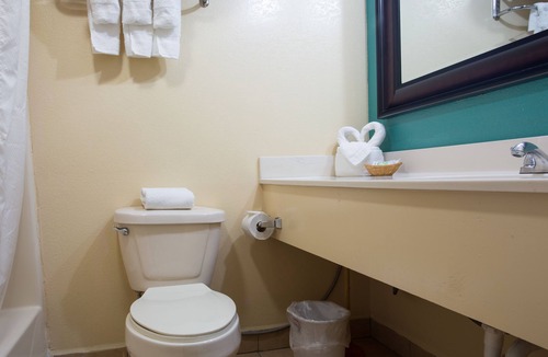 West San Antonio Hotel | Pinn Road Inn and Suites