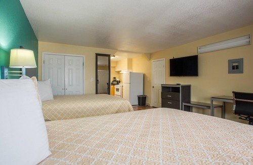 West San Antonio Hotel | Pinn Road Inn and Suites