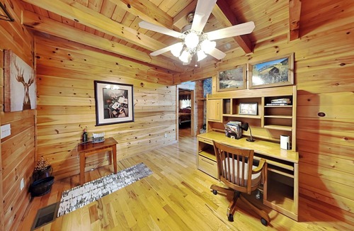 Union Grove Cabin | Pinnacle Place | Wraparound Deck w. Lake Views + Game Room