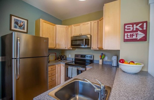 Stowe Apartment | Pinnacle Suite at 109 Main