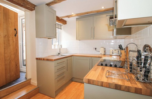 Knighton Cottage | PINNER'S COTTAGE, with open fire in Knighton