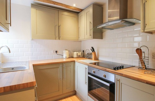 Knighton Cottage | PINNER'S COTTAGE, with open fire in Knighton