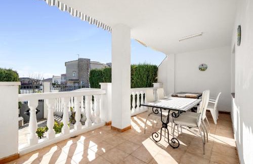 Miami Platja House | Pino Alto