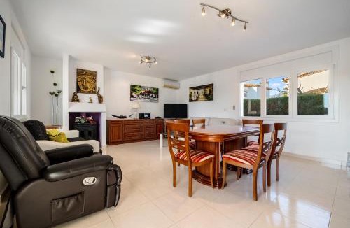 Miami Platja House | Pino Alto