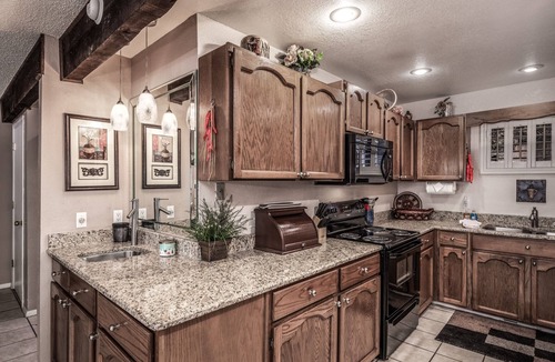 Ruidoso Condo | Pinon Park B2 | Relaxing Private Hot Tub!