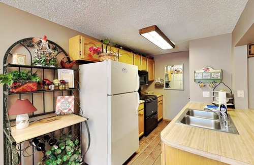 Ruidoso Condo | Pinon Park C11 | Cozy, Fireplace, Great Location