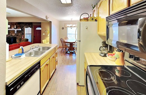 Ruidoso Condo | Pinon Park C11 | Cozy, Fireplace, Great Location