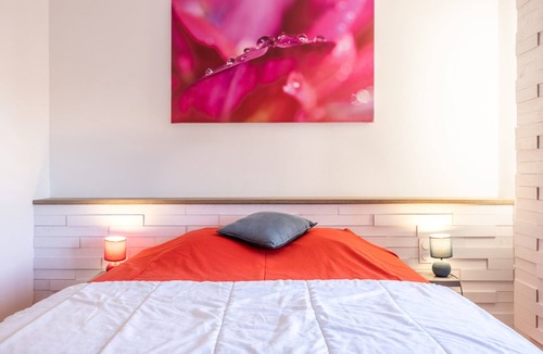 Saint-Michel-Mont-Mercure Bed & Breakfast | “Pinot Noir” Guest Room with Wi-Fi