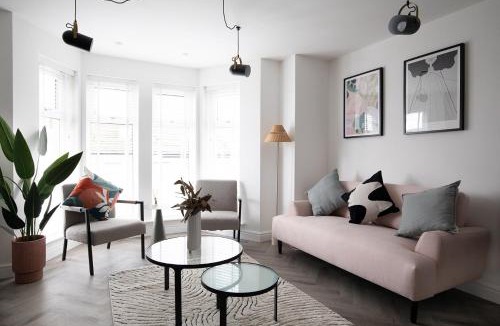 Whitby Apartment | Pinot Perch