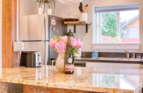 Dayton House | Pinot Valley Escape
