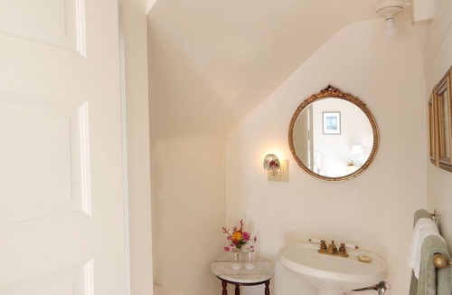 Cloverdale Bed & Breakfast | Pinschower Inn