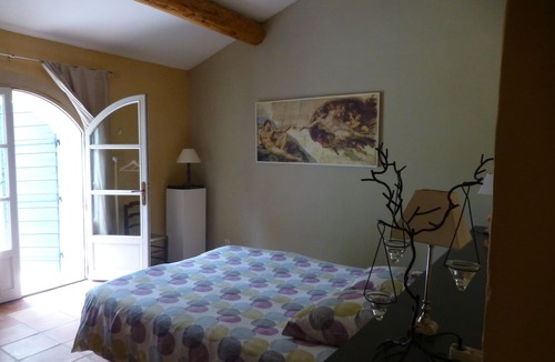Piolenc Other | Piolenc: exceptional MAS PROVENCAL for 12-14 people. HEATED swimming pool. Pets ok