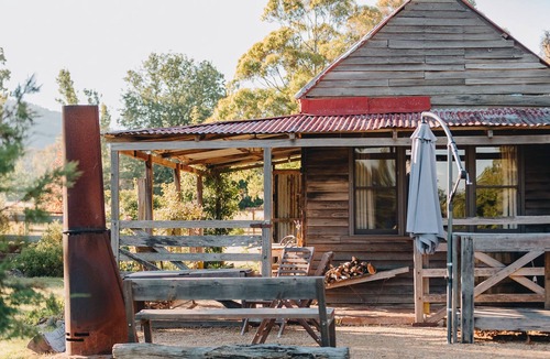 Boorolite Cottage | Pioneer Hut - Step back in time