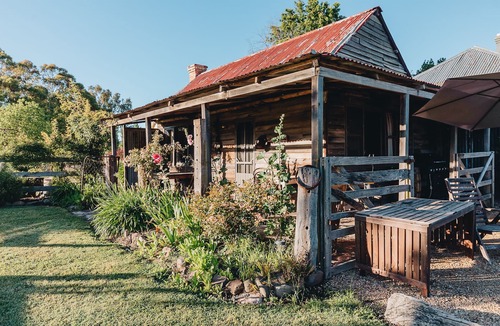 Boorolite Cottage | Pioneer Hut - Step back in time