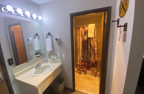 Westfield Hotel | Pioneer Motor inn