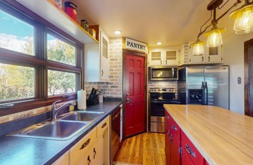 Del Norte House | Pioneer Ridge