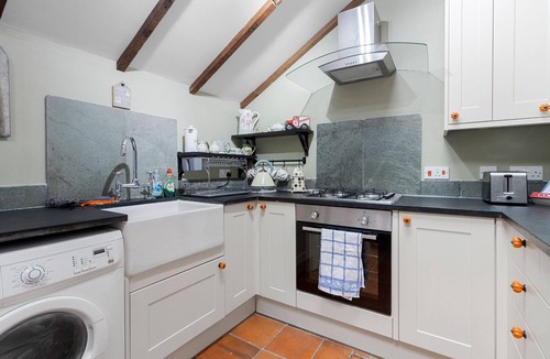 Exeter Cottage | Pip's Cottage by Staytor Accommodation