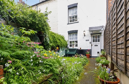 Exeter Cottage | Pip's Cottage by Staytor Accommodation