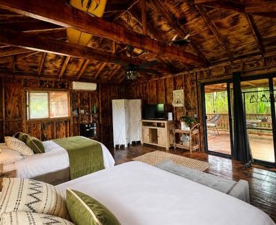 Haleiwa House | Pipeline Tropical Bungalow