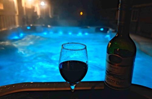 National Park Village Cabin | Pipers ski Lodge