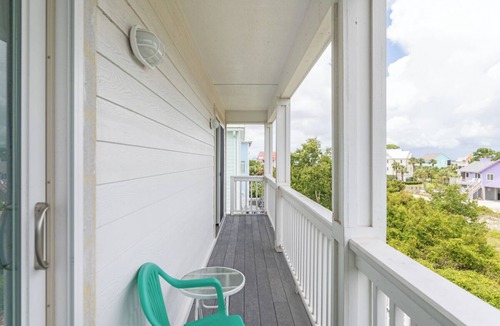 Oceanmarsh Subdivision House | Pirate's Den - Charming Getaway on Harbor!