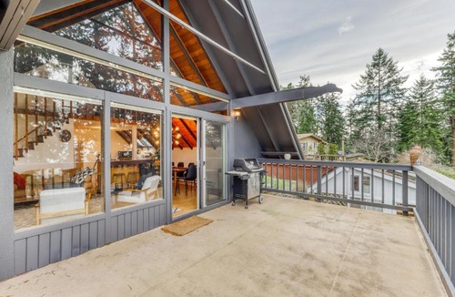 Freeland House | Pirate's Landing