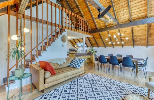 Freeland House | Pirate's Landing