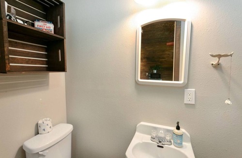 Grayland Hotel | Pirate Themed Room | Fast WiFi