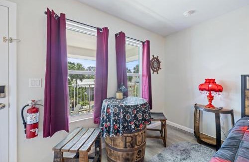 Cedar Key Apartment | Pirates Den