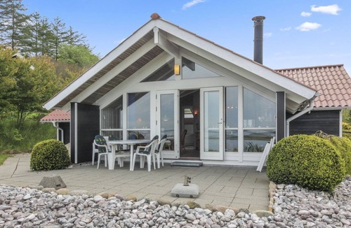Hjarbæk House | "Pirkka" - 50m to the fjord by Interhome