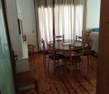Camprodon Apartment | Pis Gran i Acollidor amb LLar de Foc, a Camprodon