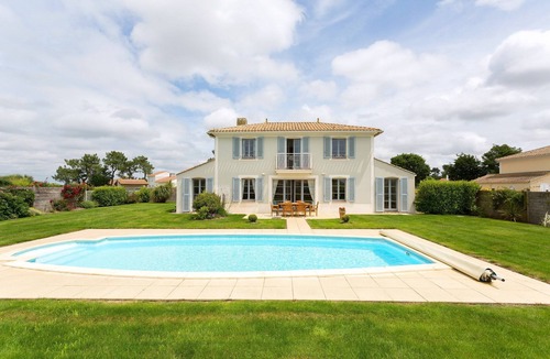 L'Aiguillon-sur-Vie Villa | Piscine Privée! Villa rustique et abordable