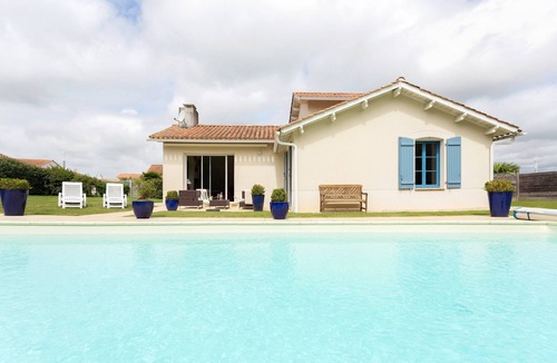 L'Aiguillon-sur-Vie Villa | Piscine privée! Villa rustique sur terrain de golf
