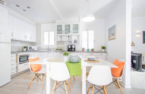 Empuriabrava Ski Chalet | Piscina, mar y centro – Casa ideal para familias