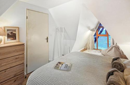 Deauville Apartment | Piscine, balcon, Stationnement, Vue box hippodrome