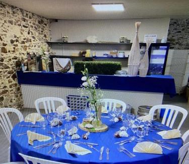 Saint-Philbert-de-Bouaine Villa | Piscine Intérieur pour vos Fêtes privées