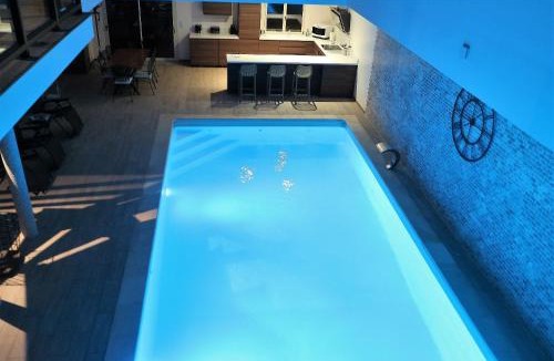 Montainville House | Piscine intérieure privée chauffée 30 min de Versailles