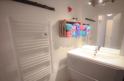 Carcassonne Apartment | PISCINE, JARDIN, PARKING, 5 lit, 1500m cité,WIFI