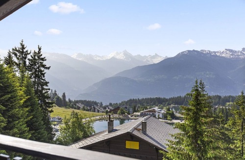 Montana Apartment | Piscine, Ski & Vue sur le lac – Crans 6 pers