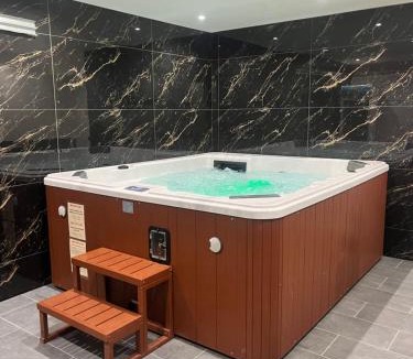 Sainte-Marie-dʼAlloix Apartment | Piscine & Spa