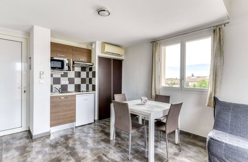 Latour-Bas-Elne Condo | Piscine sur place ! Appart avec Climatisation