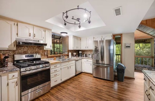Pisgah Forest House | Pisgah Forest Estate w/Views & Hot Tub