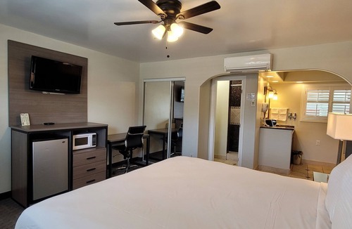 Downtown Hotel | Pismo Beachwalker Inn & Suites