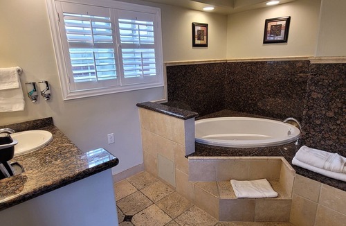 Downtown Hotel | Pismo Beachwalker Inn & Suites