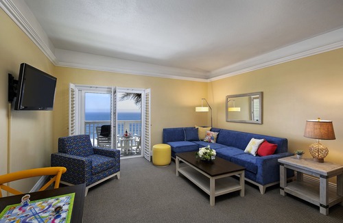Motel District Hotel | Pismo Lighthouse Suites